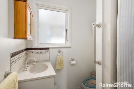 Property photo of 2 Elizabeth Avenue Kyneton VIC 3444