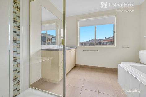 Property photo of 42 Yellow Gum Way Manor Lakes VIC 3024