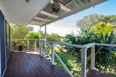 Property photo of 16 Dammerel Crescent Emerald Beach NSW 2456