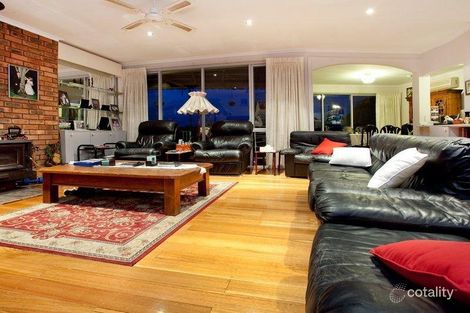Property photo of 10 Woodlands Grove Frankston VIC 3199