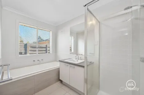 Property photo of 13 Saltia Drive Doreen VIC 3754