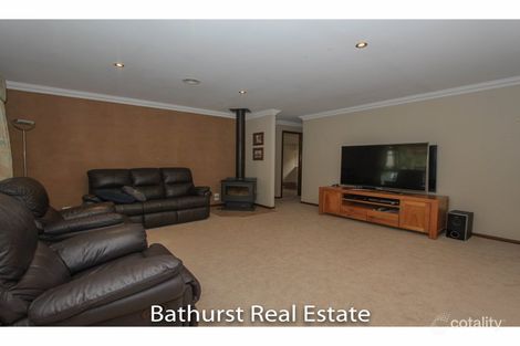 Property photo of 41 Cypress Crescent Kelso NSW 2795