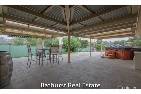 Property photo of 41 Cypress Crescent Kelso NSW 2795