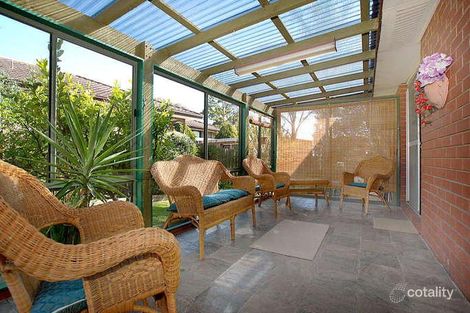 Property photo of 1 Spinosa Close Endeavour Hills VIC 3802