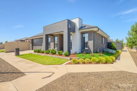 Property photo of 17 Mallacoota Drive Kialla VIC 3631