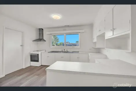 Property photo of 4 Tee Court Frankston VIC 3199