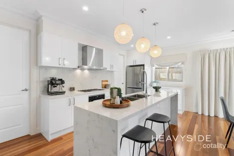 Property photo of 2/72 Kenmare Street Mont Albert VIC 3127