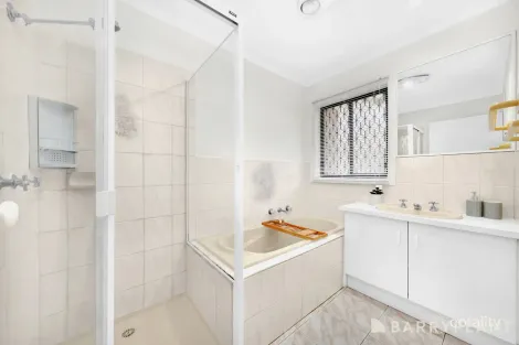 Property photo of 14 Border Drive Mill Park VIC 3082
