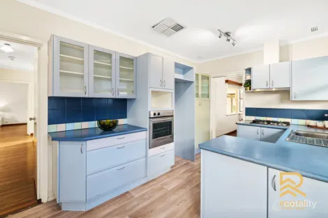Property photo of 7 Opal Place Riverton WA 6148