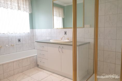 1/25 Harricks Cres, Attwood, VIC 3049