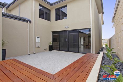 Property photo of 14 Torquay Pass Mindarie WA 6030