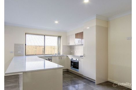 Property photo of 19 Wright Crescent Flinders View QLD 4305
