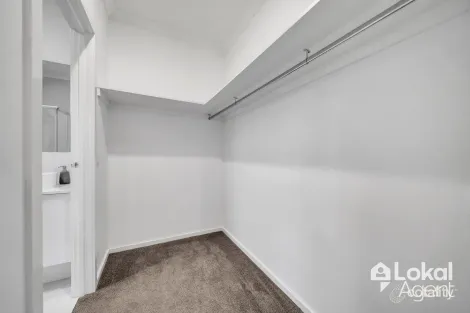 Property photo of 2 Laxmi Avenue Werribee VIC 3030