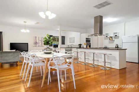 Property photo of 18 Zenith Place Narre Warren South VIC 3805