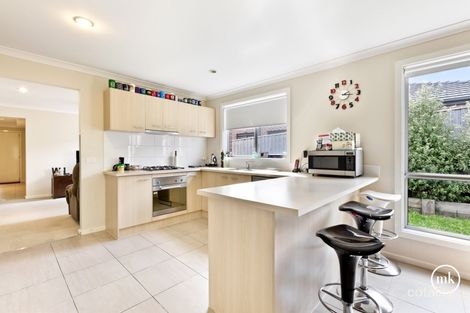 Property photo of 12 Sunningdale Road Doreen VIC 3754