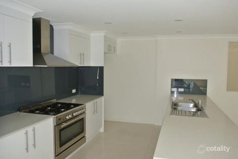 Property photo of 11 Higgs Circuit Wynnum West QLD 4178