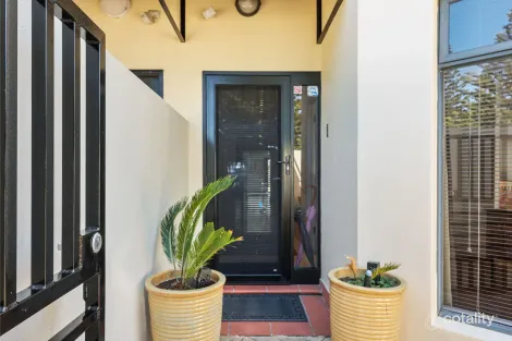 Property photo of 4A Esplanade Victor Harbor SA 5211