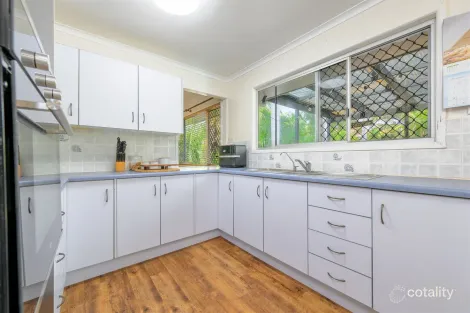 Property photo of 7 Andrew Court Boyne Island QLD 4680