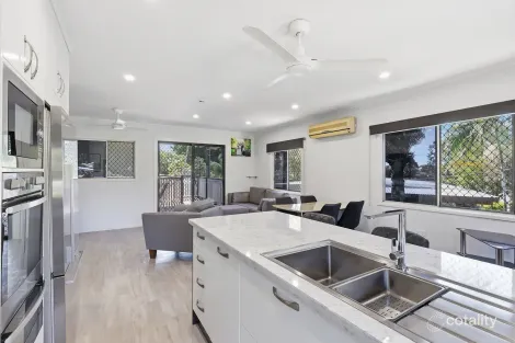 Property photo of 4 Keeleys Road Slade Point QLD 4740