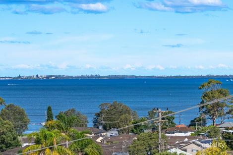 Property photo of 4 Gilwell Close Fennell Bay NSW 2283