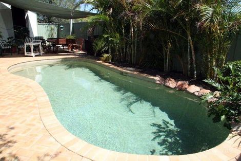 Property photo of 2 Robyn Street Peakhurst Heights NSW 2210