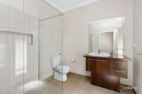 Property photo of 16 Akins Rise Golden Square VIC 3555
