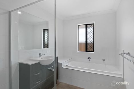 Property photo of 19 Sandra Circuit Deebing Heights QLD 4306