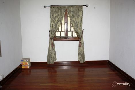 Property photo of 8 Barrett Street East Ipswich QLD 4305