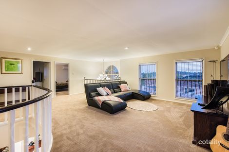 Property photo of 8 Forest Place Carindale QLD 4152
