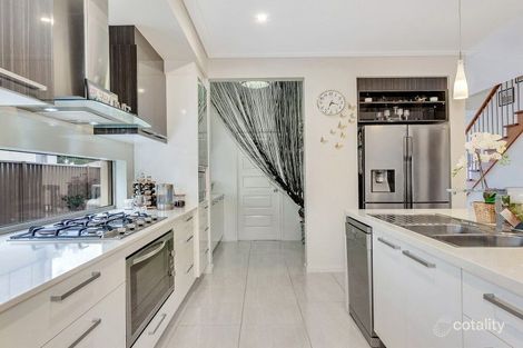 Property photo of 8 Honour Place Bridgeman Downs QLD 4035