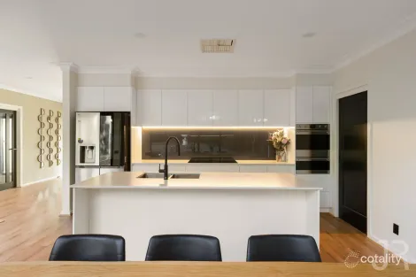 Property photo of 5A Caserta Drive Berwick VIC 3806