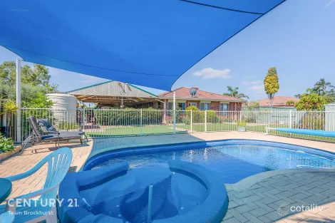 4 Larkspur Pl, Thornlie, WA 6108