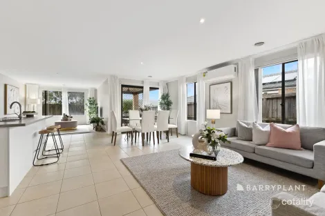 Property photo of 5 Clarendon Street Pakenham VIC 3810