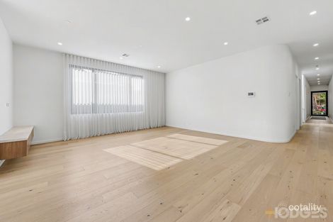 Property photo of 123 Oak Street Beaumaris VIC 3193