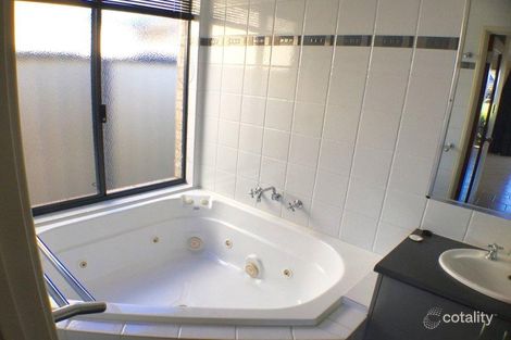 Property photo of 11 Savannah Circuit Success WA 6164
