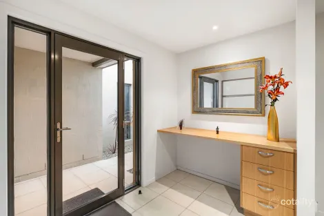 Property photo of 8 Donnington Drive Wodonga VIC 3690