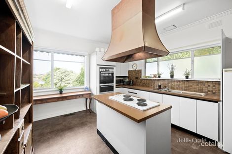 Property photo of 28 Pinnacle Crescent Bulleen VIC 3105