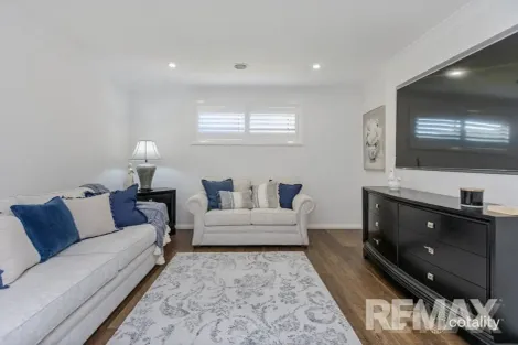 Property photo of 32 Darcy Drive Boorooma NSW 2650