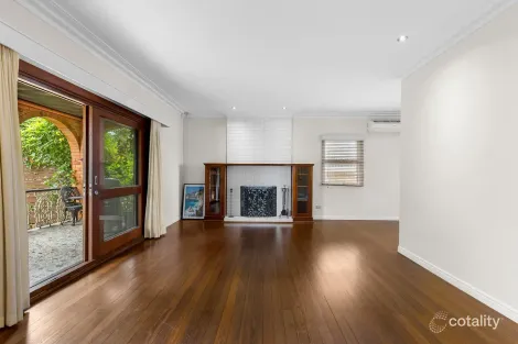 Property photo of 33 Muir Street Labrador QLD 4215