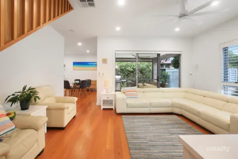 Property photo of 1/6 Sproule Crescent Balgownie NSW 2519