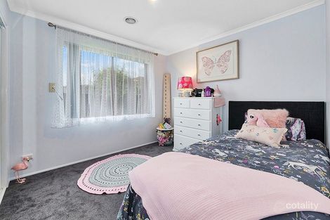 Property photo of 46 Mariner Close Cranbourne North VIC 3977