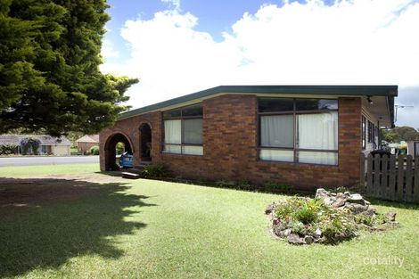 2 Hillcrest Ave, Wingham, NSW 2429