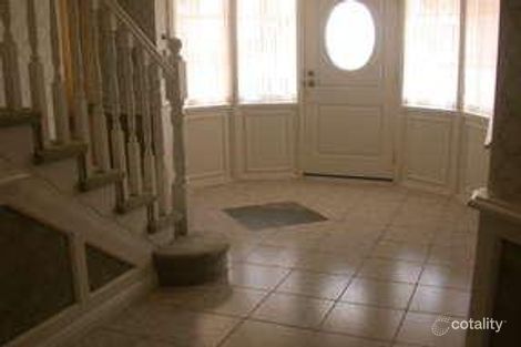 1 Moncrieff Ct, Mount Ommaney, QLD 4074