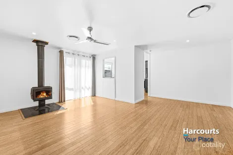 Property photo of 24 Bradman Avenue St Clair NSW 2759