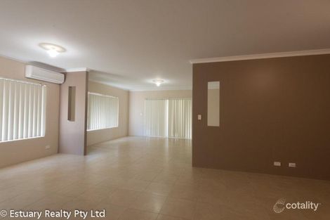 Property photo of 4 Cimarron Edge Meadow Springs WA 6210