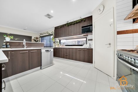 Property photo of 53 Eagleridge Promenade Tarneit VIC 3029