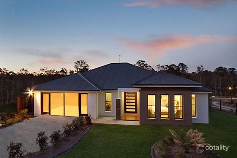 11 Wattle Cres, Raceview, QLD 4305