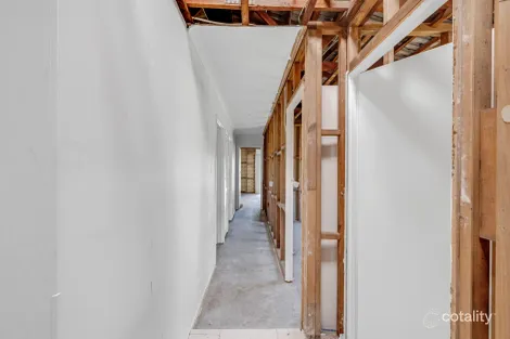 Property photo of 11 Aroona Avenue Broadbeach Waters QLD 4218