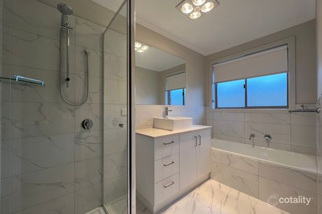 Property photo of 13 Braddon Court Hillside VIC 3037