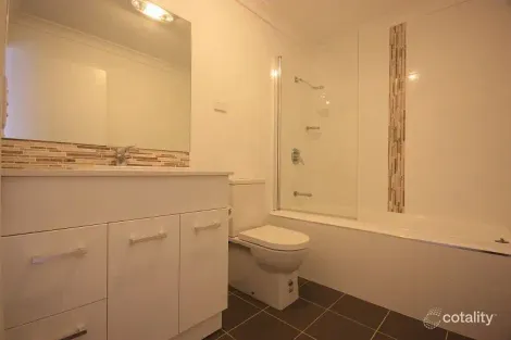 Property photo of 4/29 Lorimer Crescent Elderslie NSW 2570